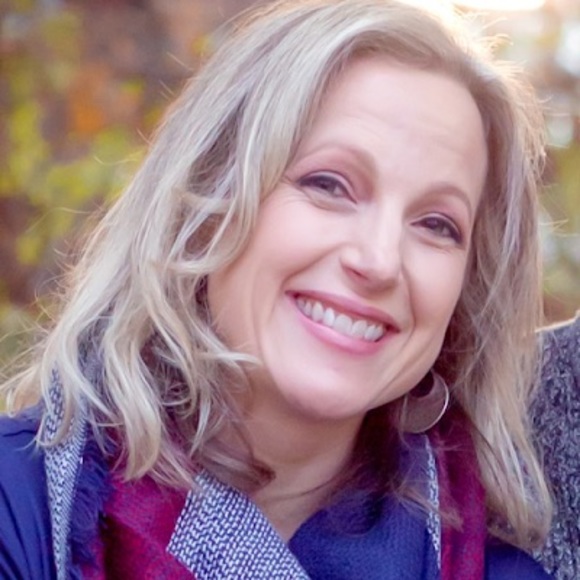 Meet your Posher, Genevieve - Picture 1 of 1